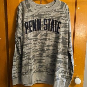 Women’s size medium camo thin sweatshirt Penn State